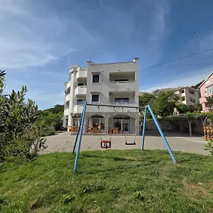  Apartment Leticia